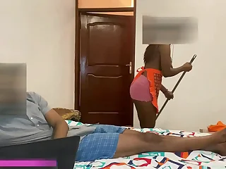 Hot young Freulein seduces her boss to realize a salary raise