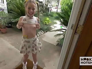 Teeny-weeny Teen Meets Down attack Cadger From Hammer away Internet