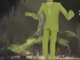 Sherek embrazando ao som de grande fam&iacute;lia