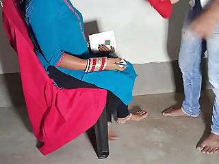 टेलर की बेटी ने पेंट का नाप लेने के बहाने लण्ड पकड़ा और चूत चुदाई XXN Tailor Coition